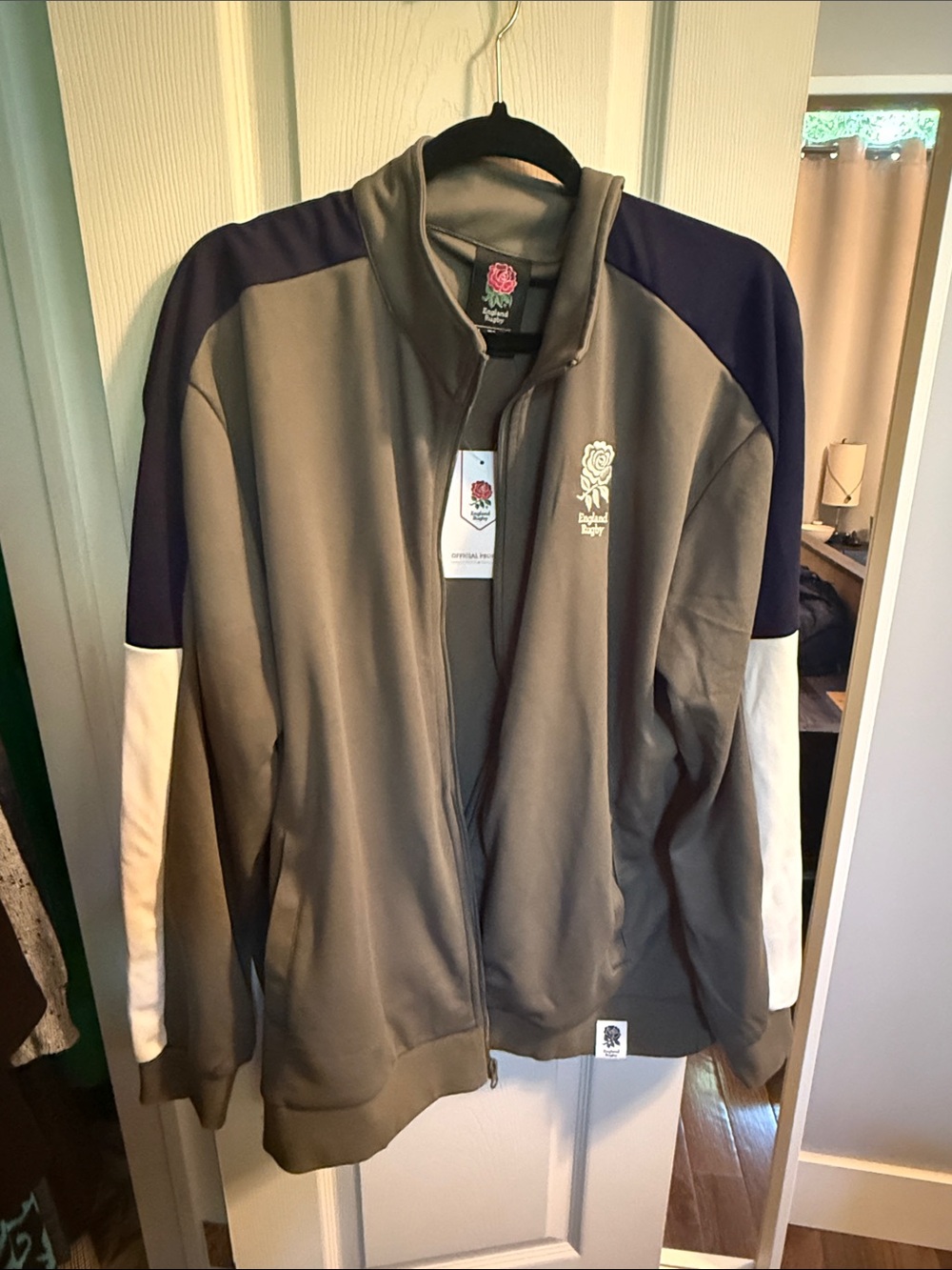 NWT England Rugby 🏴󠁧󠁢󠁥󠁮󠁧󠁿 🏉 Olive Grey Track Jacket with Navy & White Accents